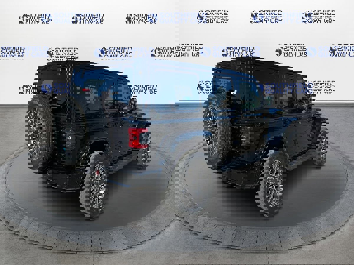 Used 2022 Jeep Wrangler Unlimited Sahara image 7