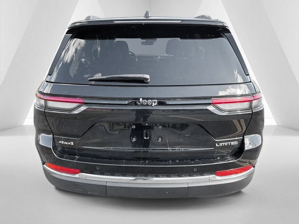 Used 2023 Jeep Grand Cherokee Limited AWD/4WD image 6