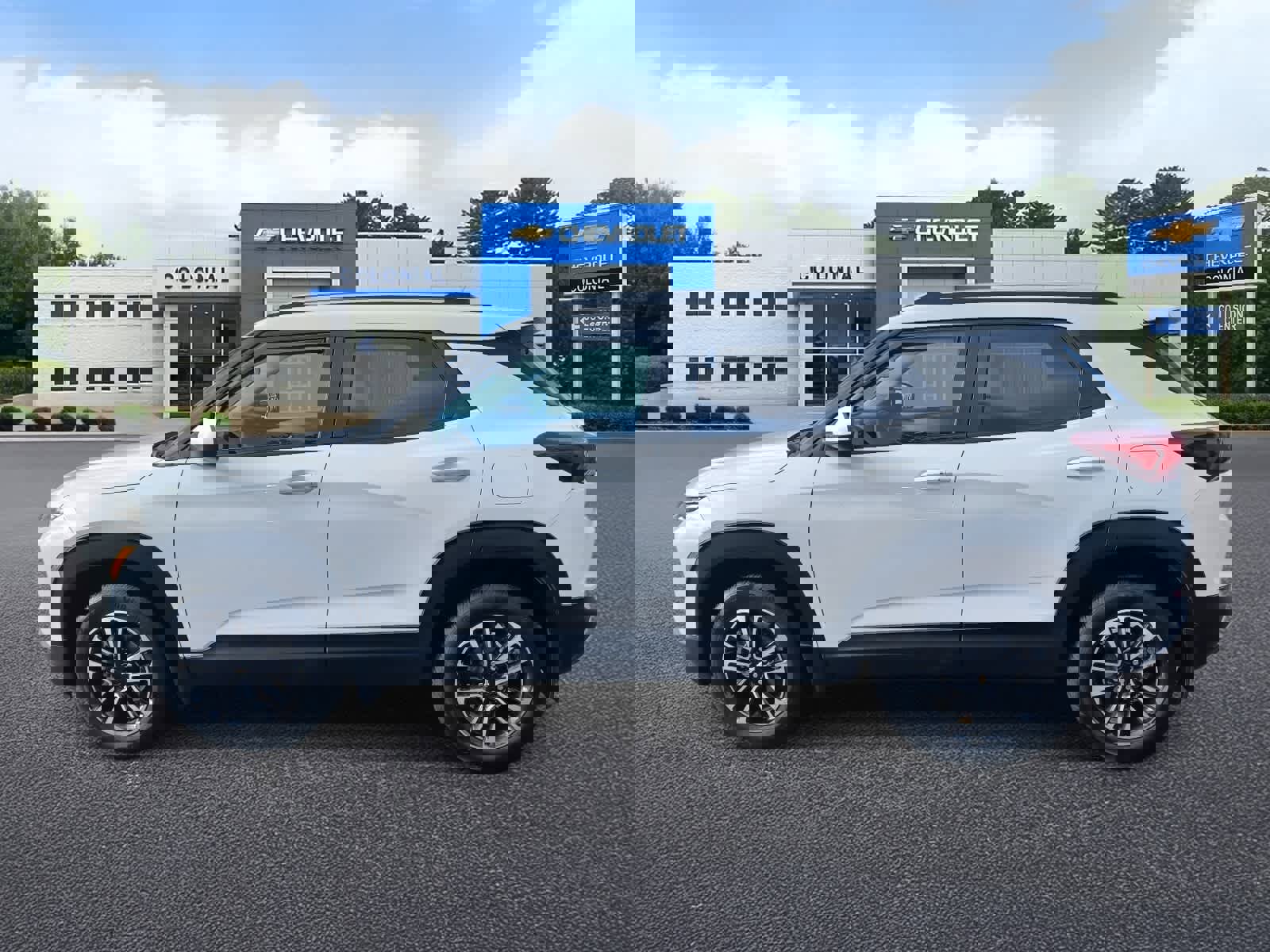 Used 2025 Chevrolet TrailBlazer LT w/ LT Cold Weather Package image 6