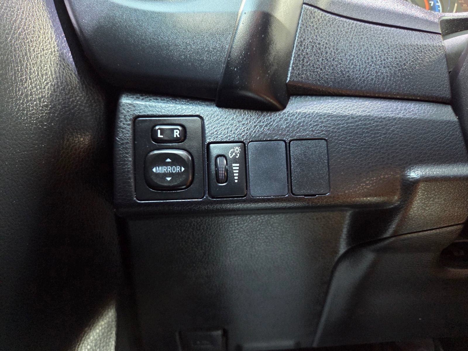 Used 2019 Toyota Corolla SE FWD image 40