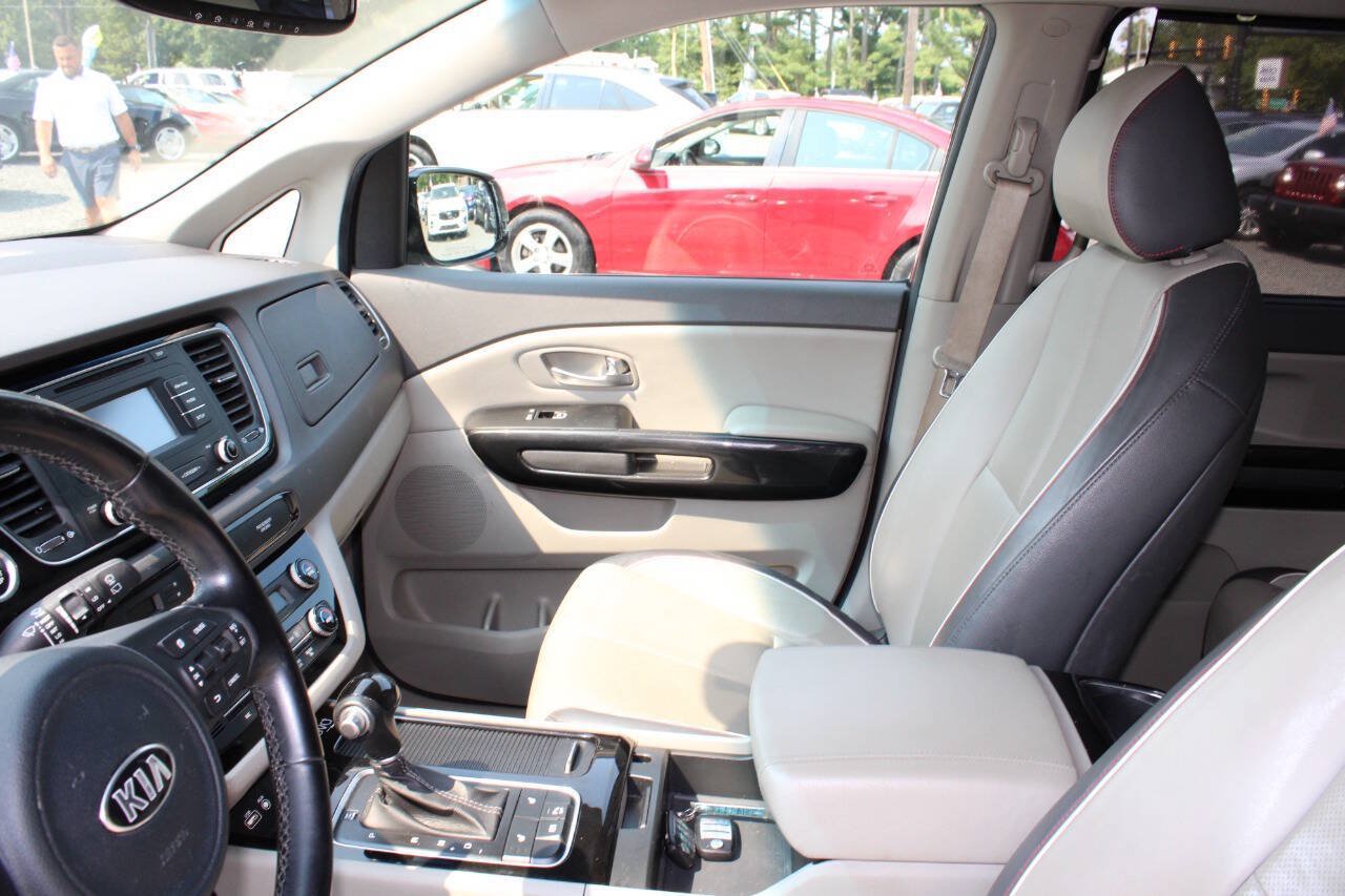 Used 2015 Kia Sedona EX w/ EX Premium Plus Package FWD image 14