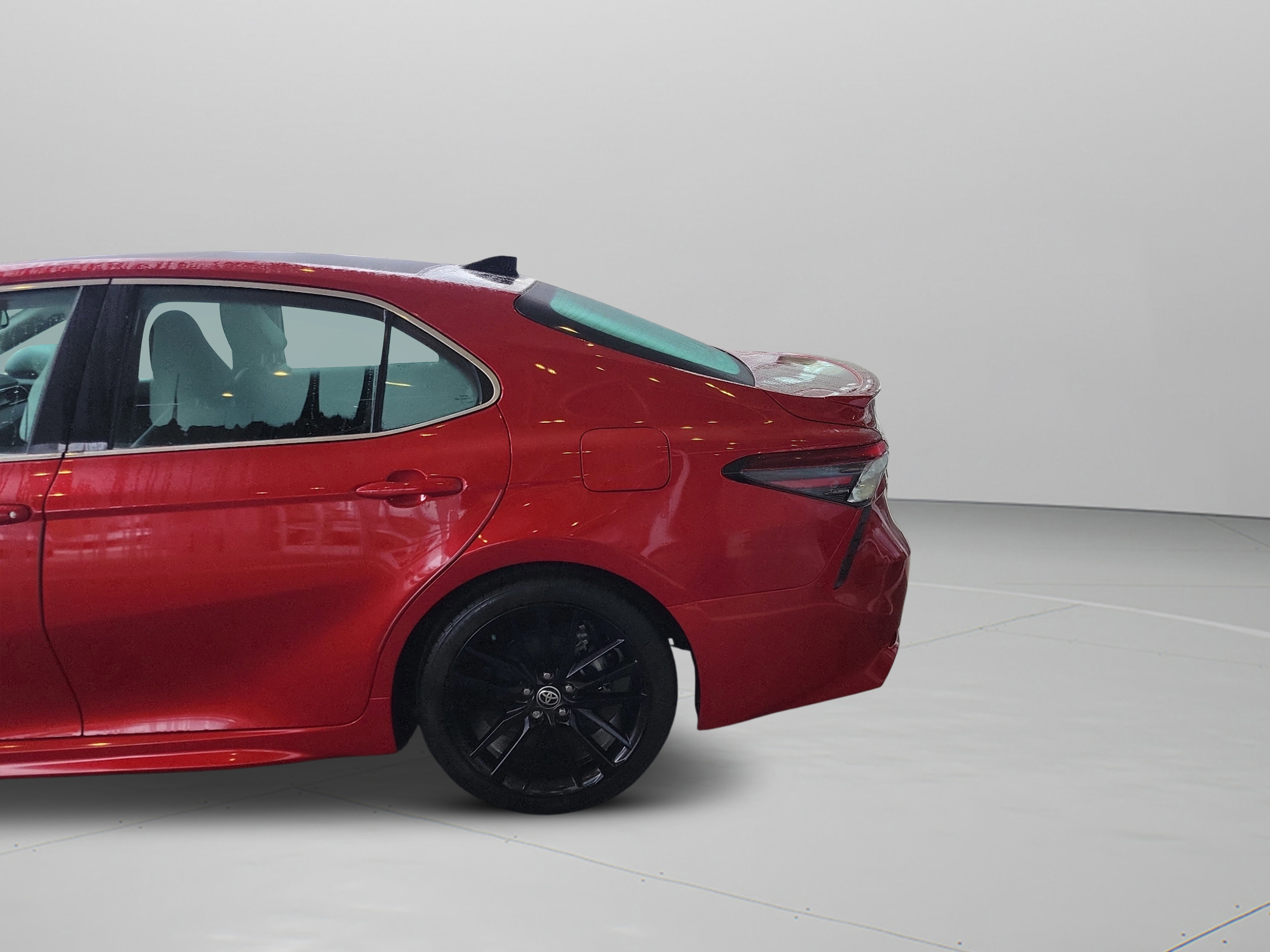 Used 2022 Toyota Camry XSE image 9