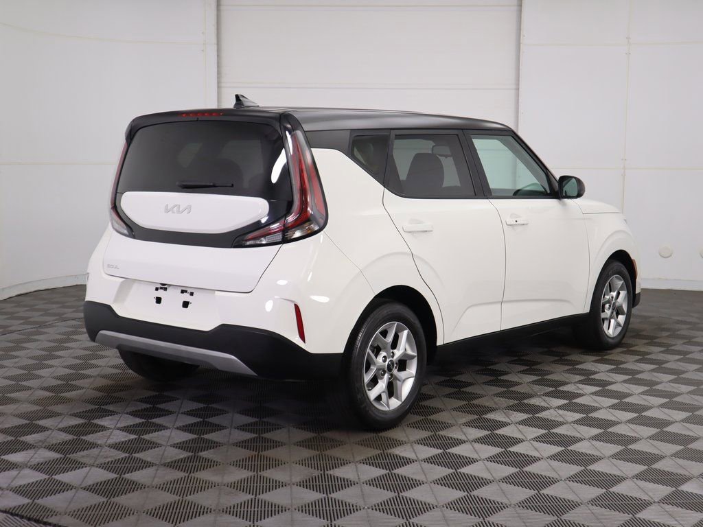Used 2023 Kia Soul S image 5