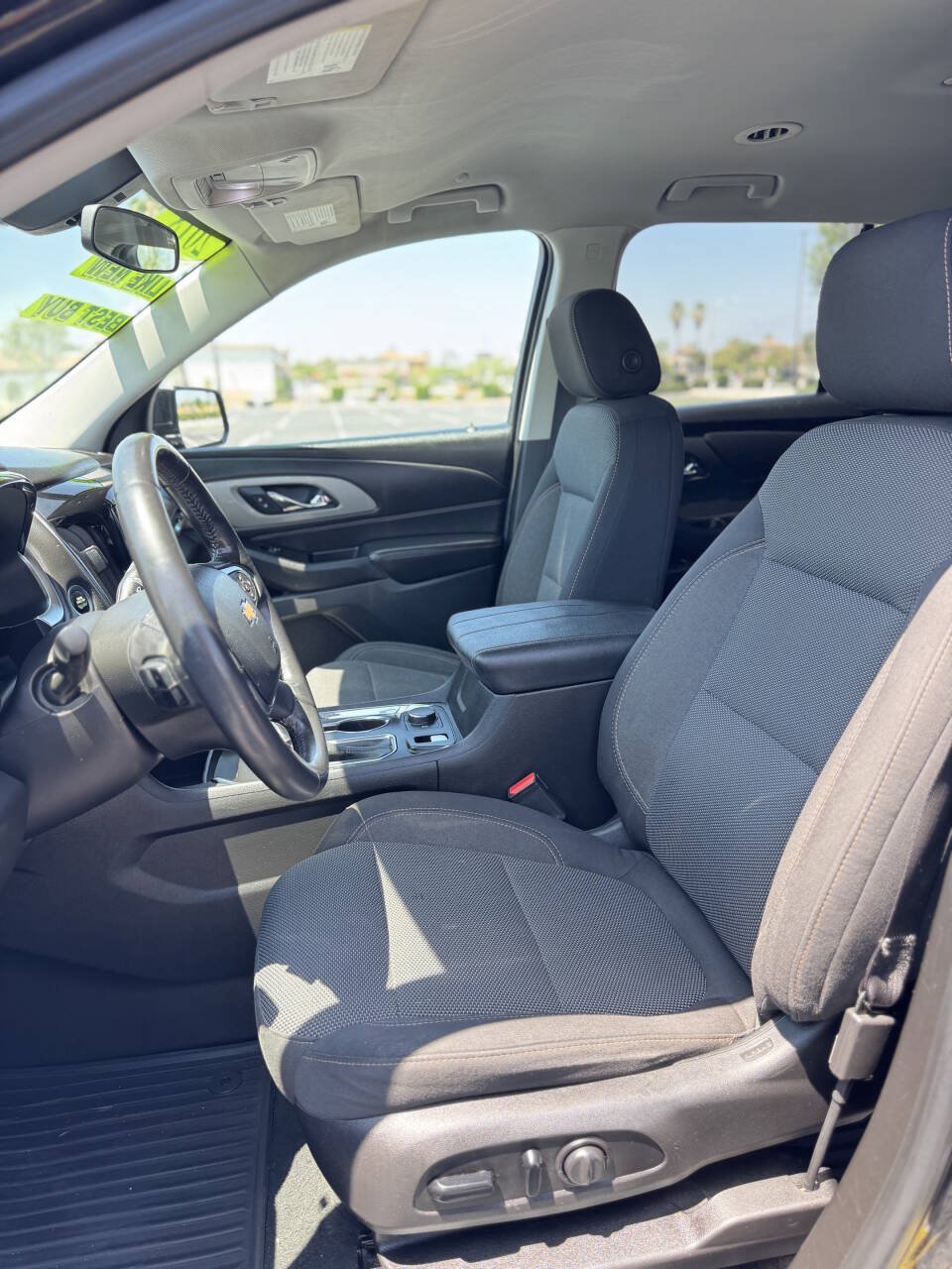 Used 2018 Chevrolet Traverse LT FWD image 15