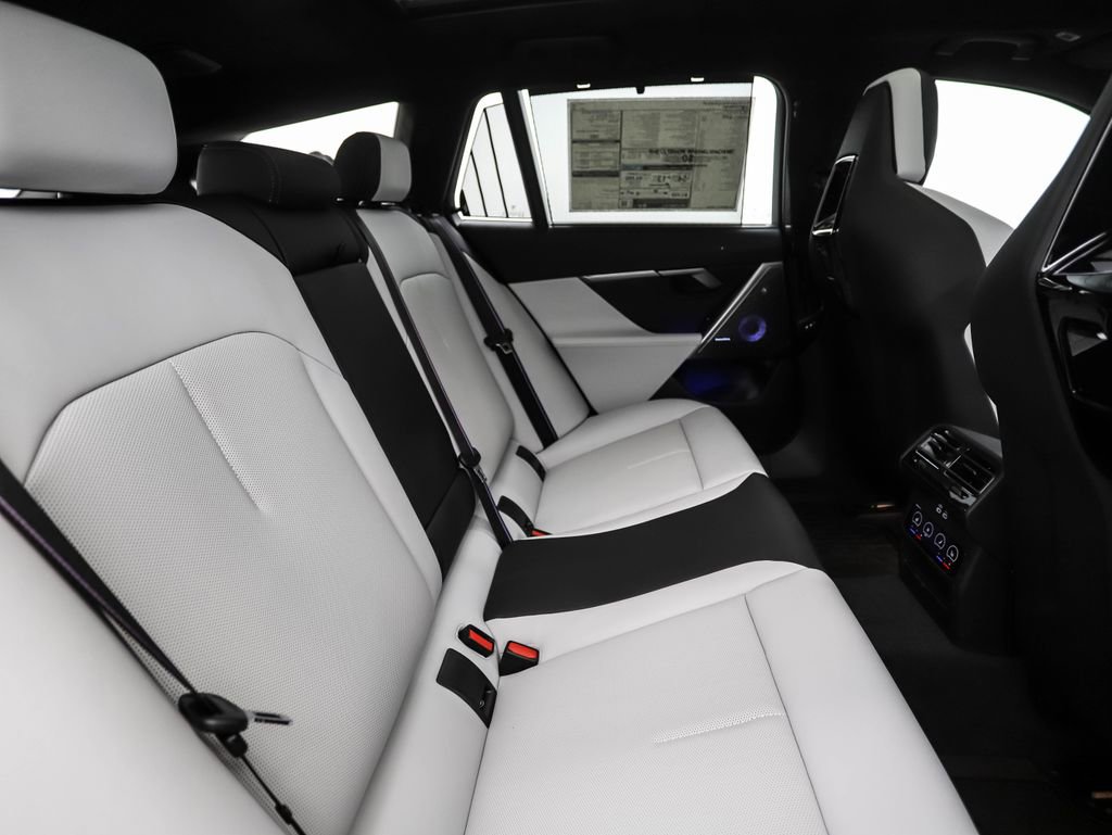 New 2026 BMW M5 Touring w/ Executive Package image 28