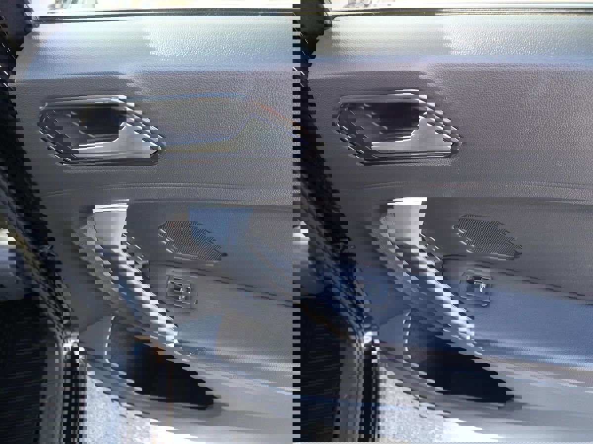 Used 2018 Volkswagen Tiguan SEL image 29