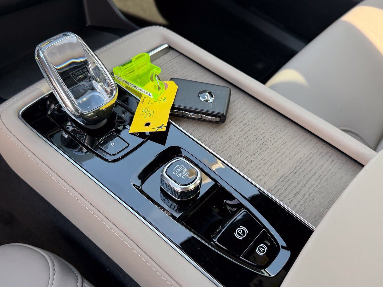 New 2026 Volvo XC90 B5 Plus w/ Protection Package Premier AWD/4WD image 15