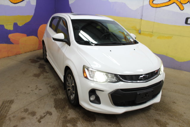 Used 2018 Chevrolet Sonic LT w/ True North Edition FWD image 2