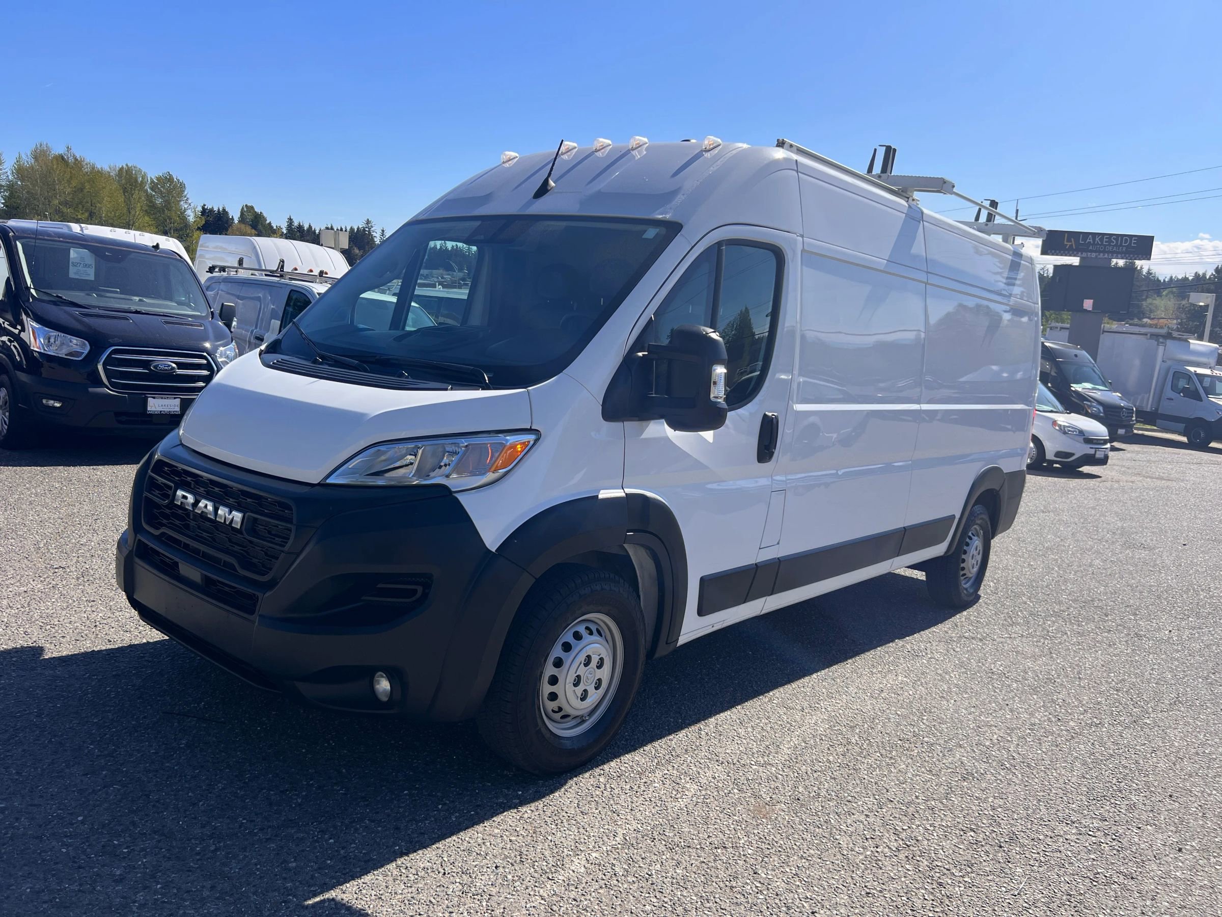 Used 2024 RAM ProMaster 2500 w/ Convenience Group FWD image 1