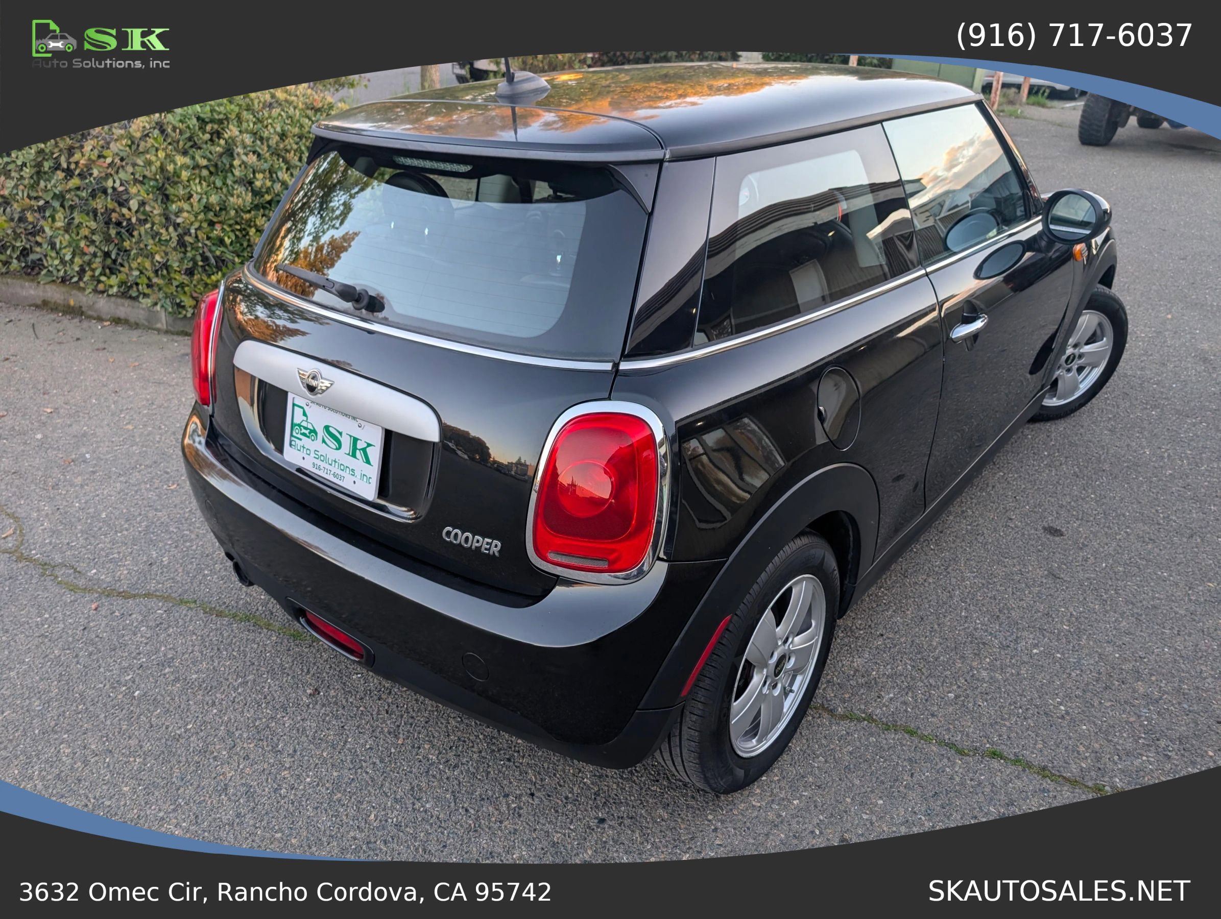 Used 2014 MINI Cooper 2-Door Hardtop image 8