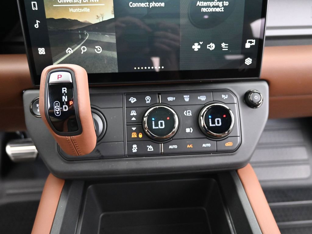 New 2026 Land Rover Defender 110 OCTA AWD/4WD image 29