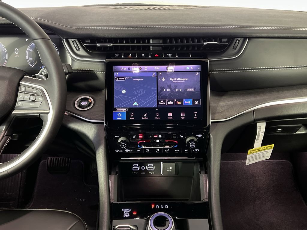 New 2025 Jeep Grand Cherokee Limited w/ Black Appearance Package image 28