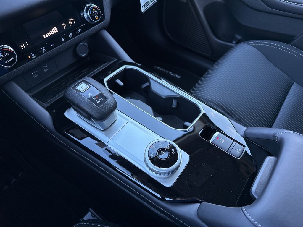 New 2025 Mitsubishi Outlander ES image 18