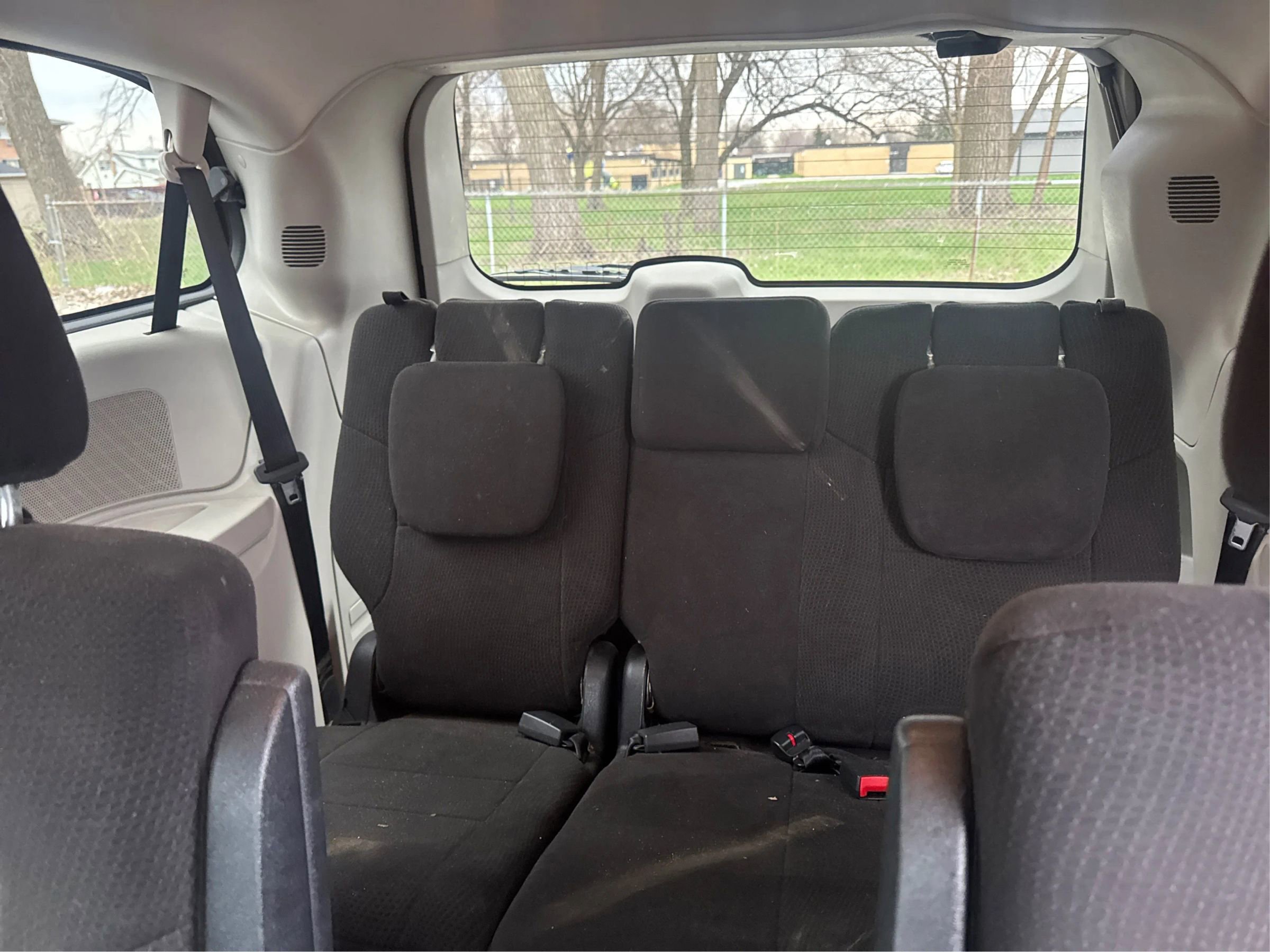 Used 2012 Dodge Grand Caravan SXT w/ UConnect Hands-Free Group image 29