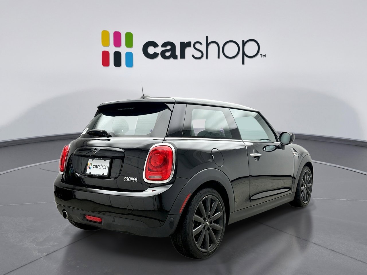 Used 2021 MINI Cooper 2-Door Hardtop image 5