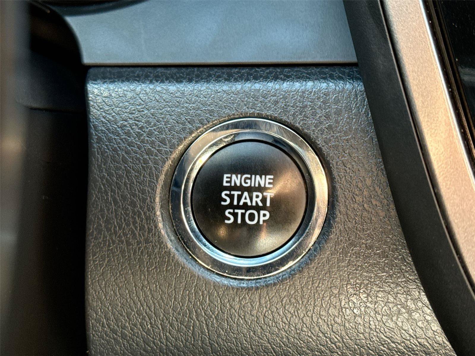 Used 2022 Toyota Camry XSE FWD image 33