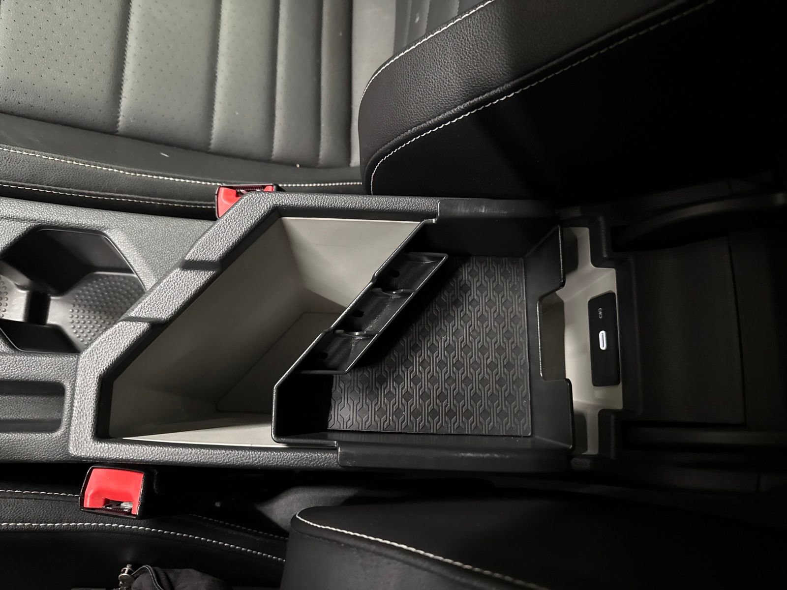 Used 2023 Volkswagen Jetta SE image 27