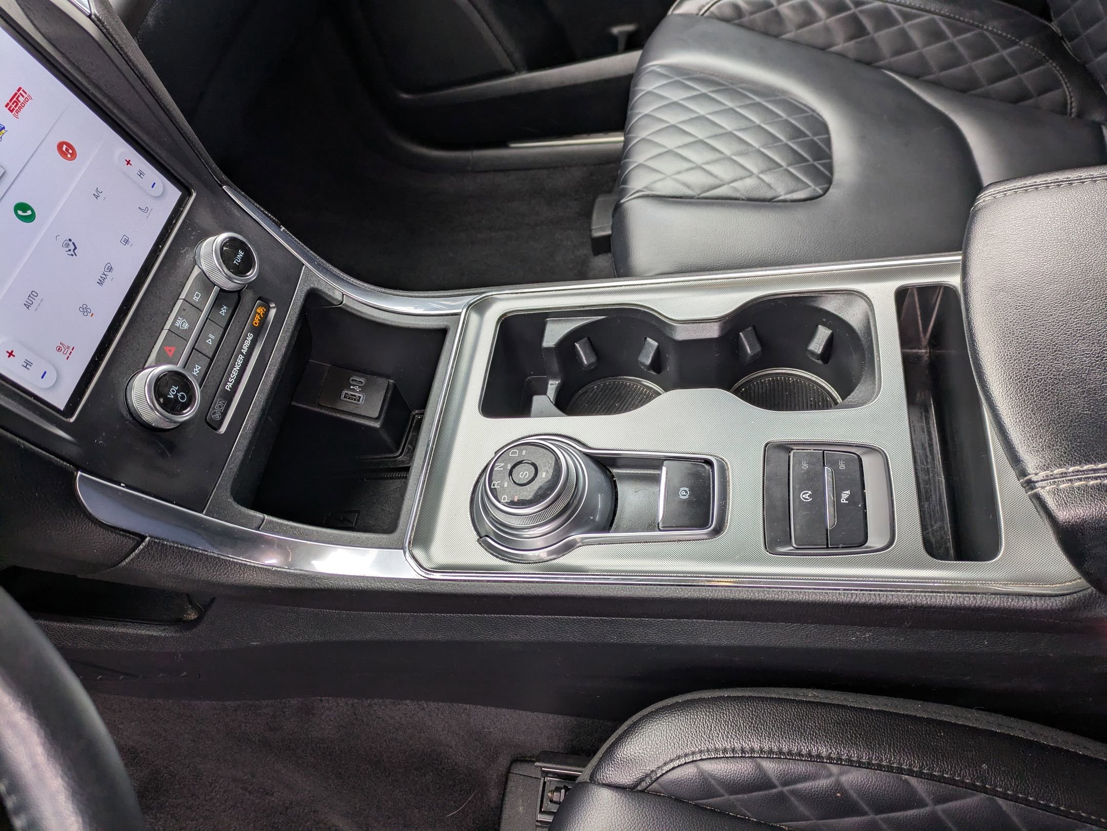 Used 2024 Ford Edge Titanium image 13