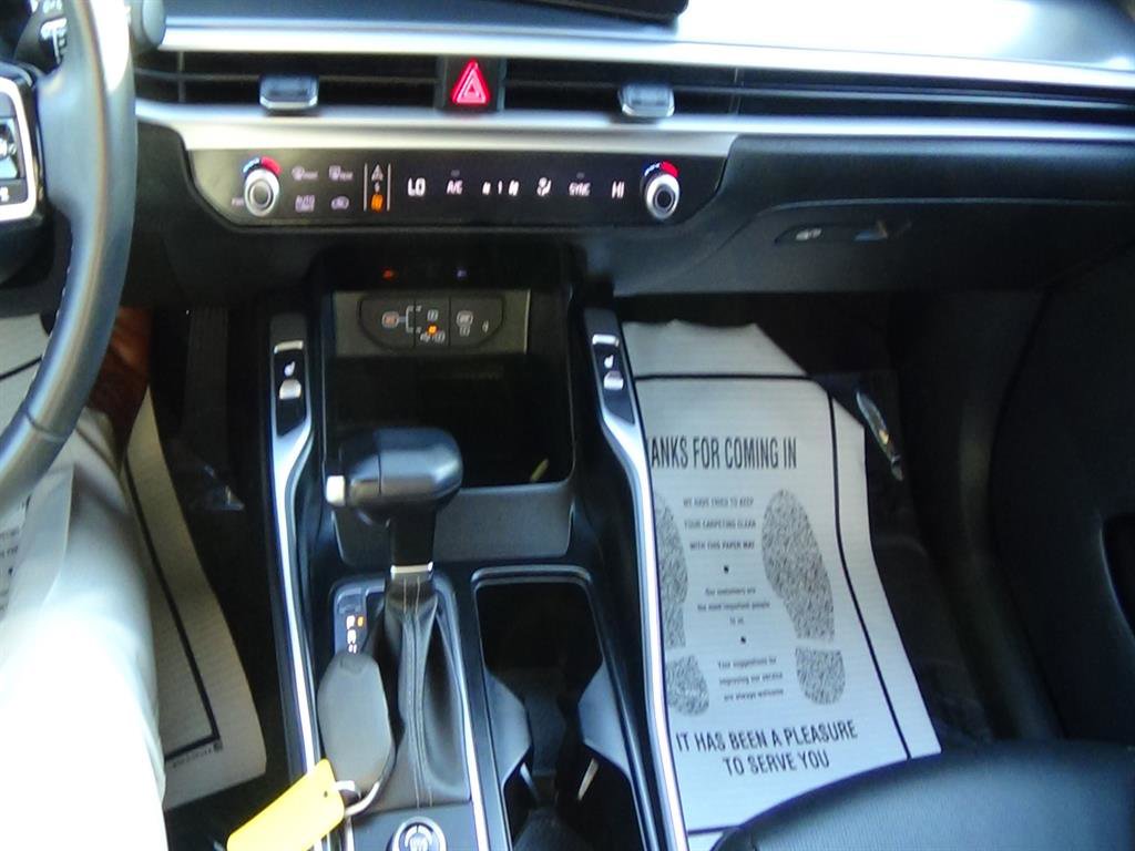 Used 2024 Kia Sorento S FWD image 23
