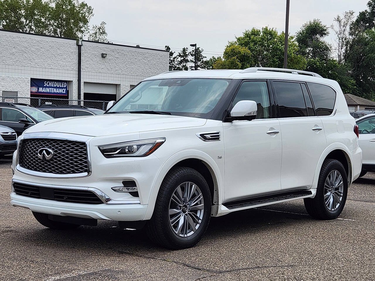 Used 2019 INFINITI QX80 Luxe w/ All-Season Package AWD/4WD image 7