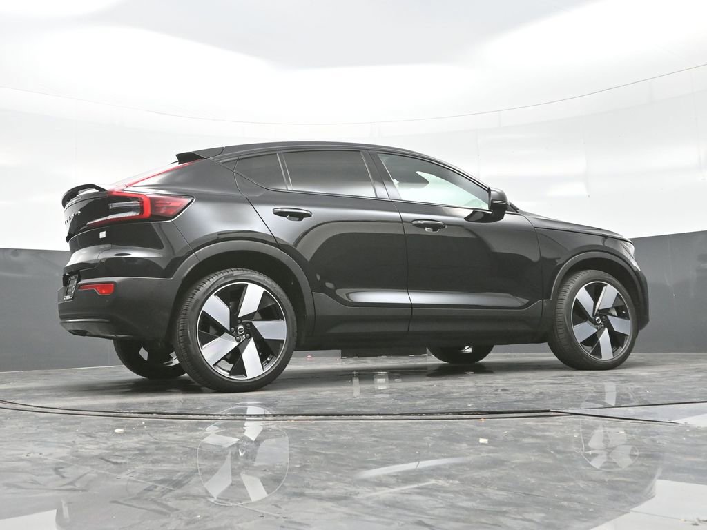 Used 2023 Volvo C40 P8 Recharge Ultimate image 22