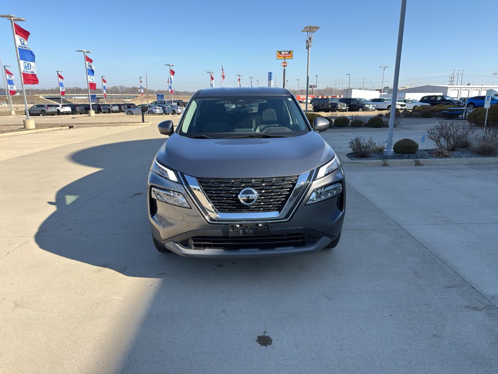 Used 2021 Nissan Rogue SV AWD/4WD image 2