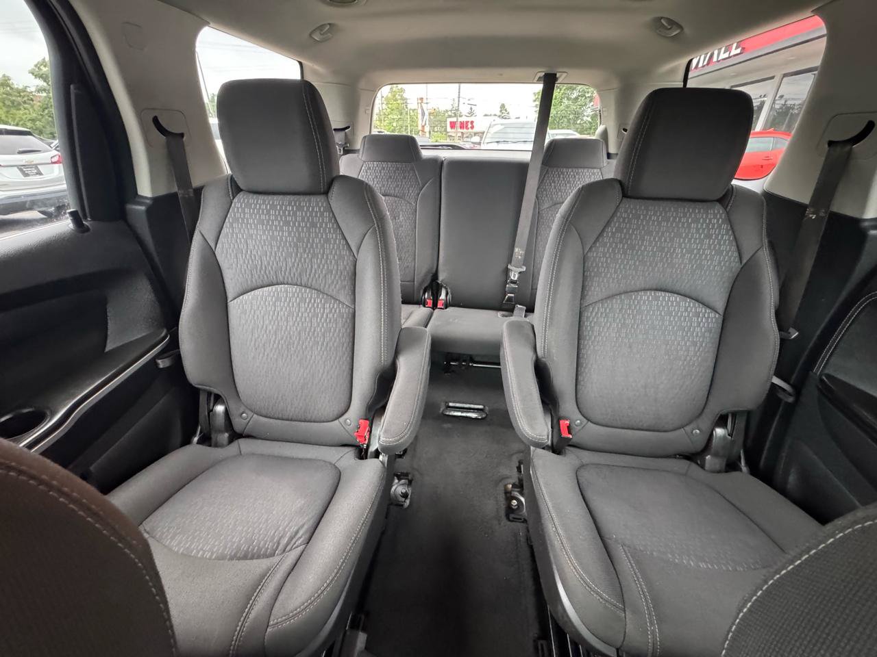 Used 2016 GMC Acadia SLE AWD/4WD image 15