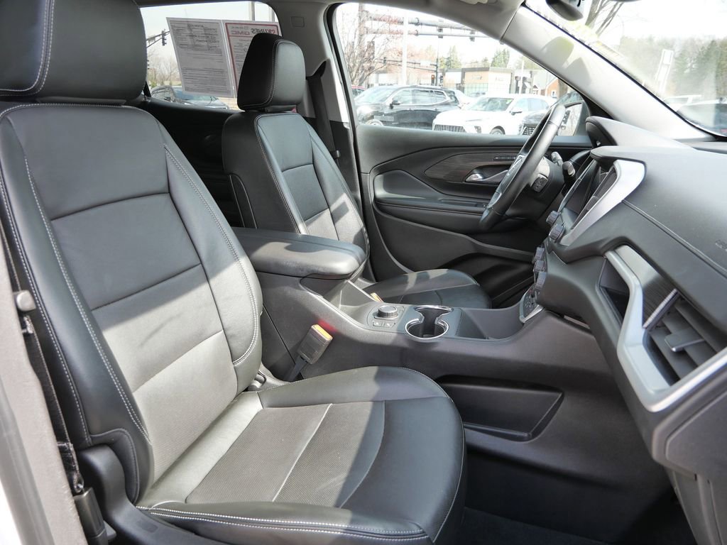 Used 2024 GMC Terrain SLT AWD/4WD image 18