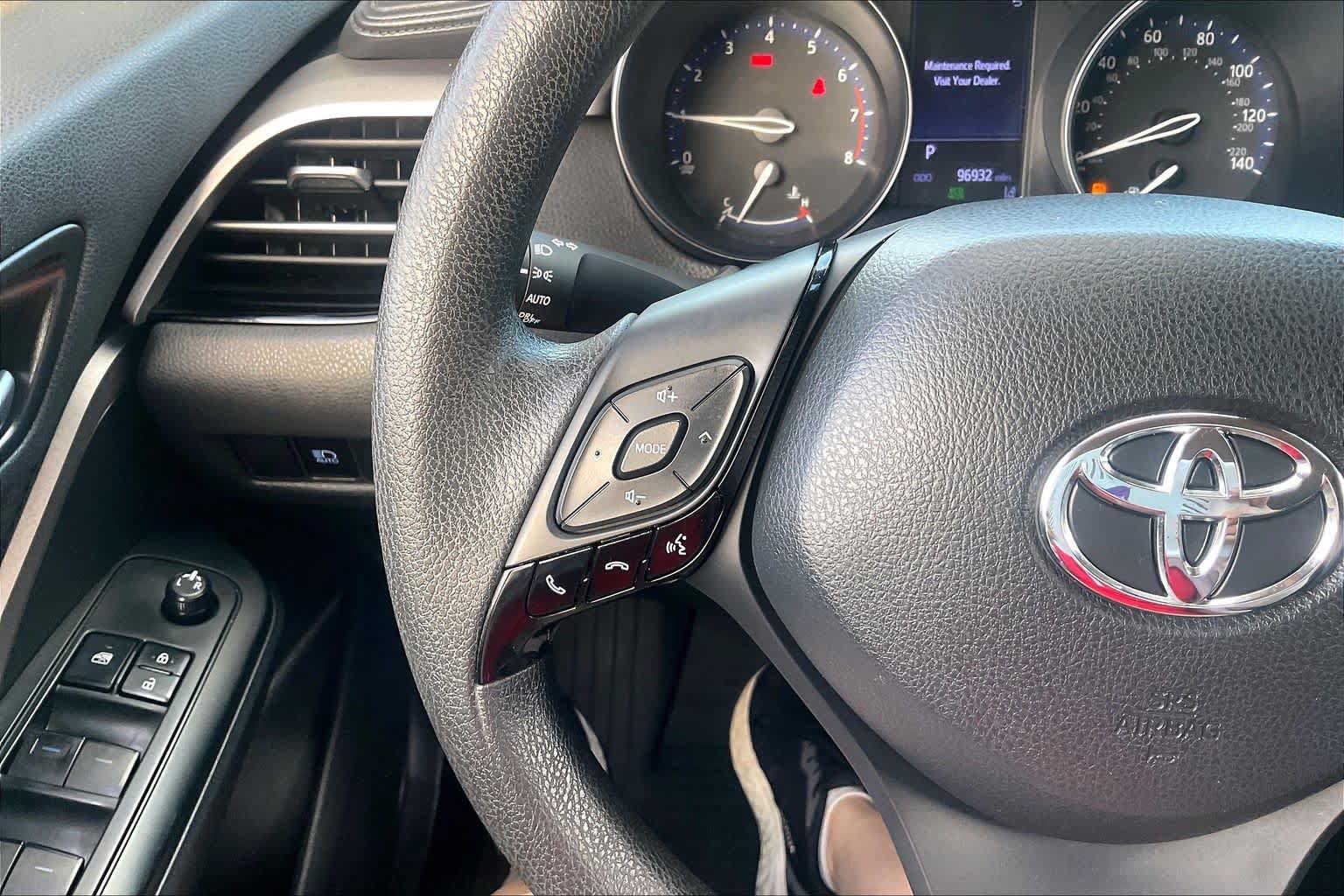 Used 2020 Toyota C-HR LE FWD image 23