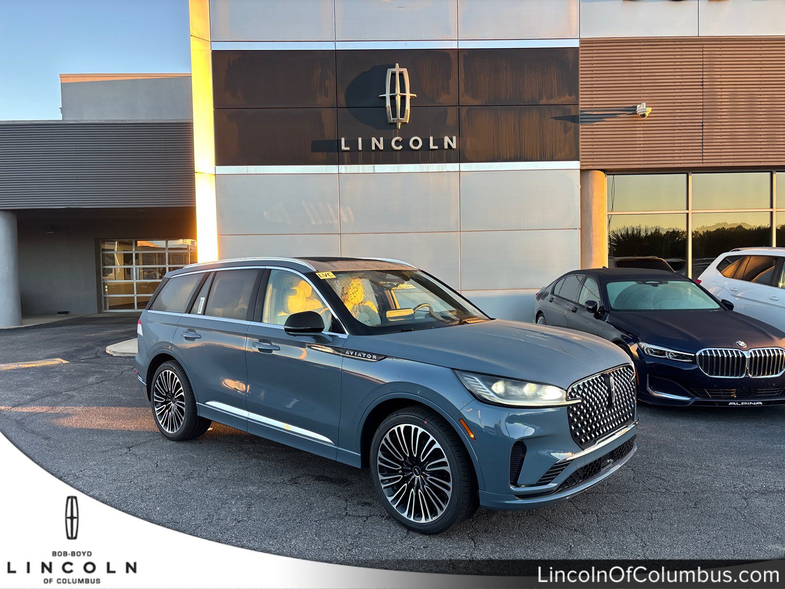 New 2026 Lincoln Aviator Black Label w/ Dynamic Handling Package AWD/4WD image 1