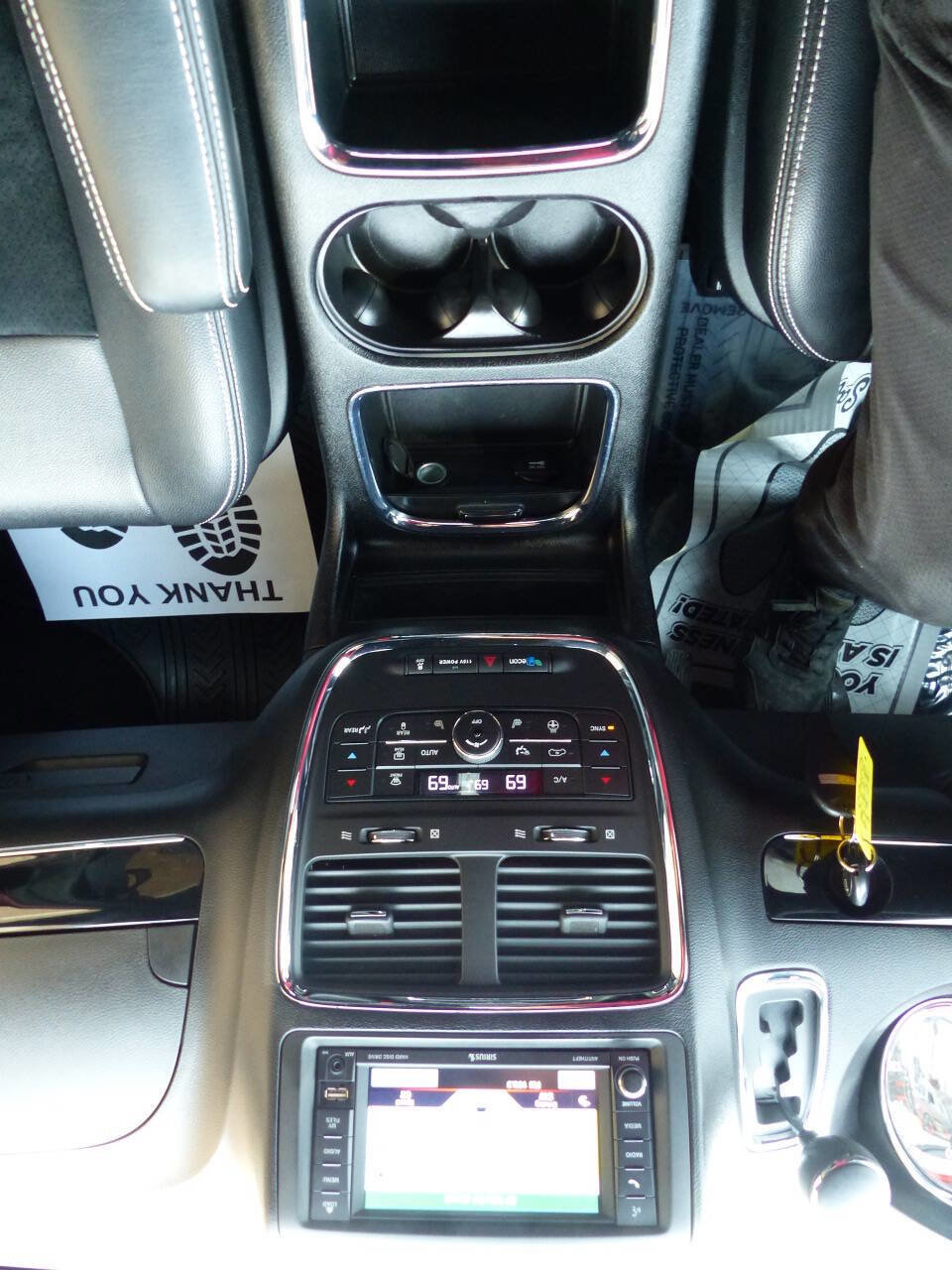 Used 2017 Dodge Grand Caravan SXT w/ Driver Convenience Group image 28