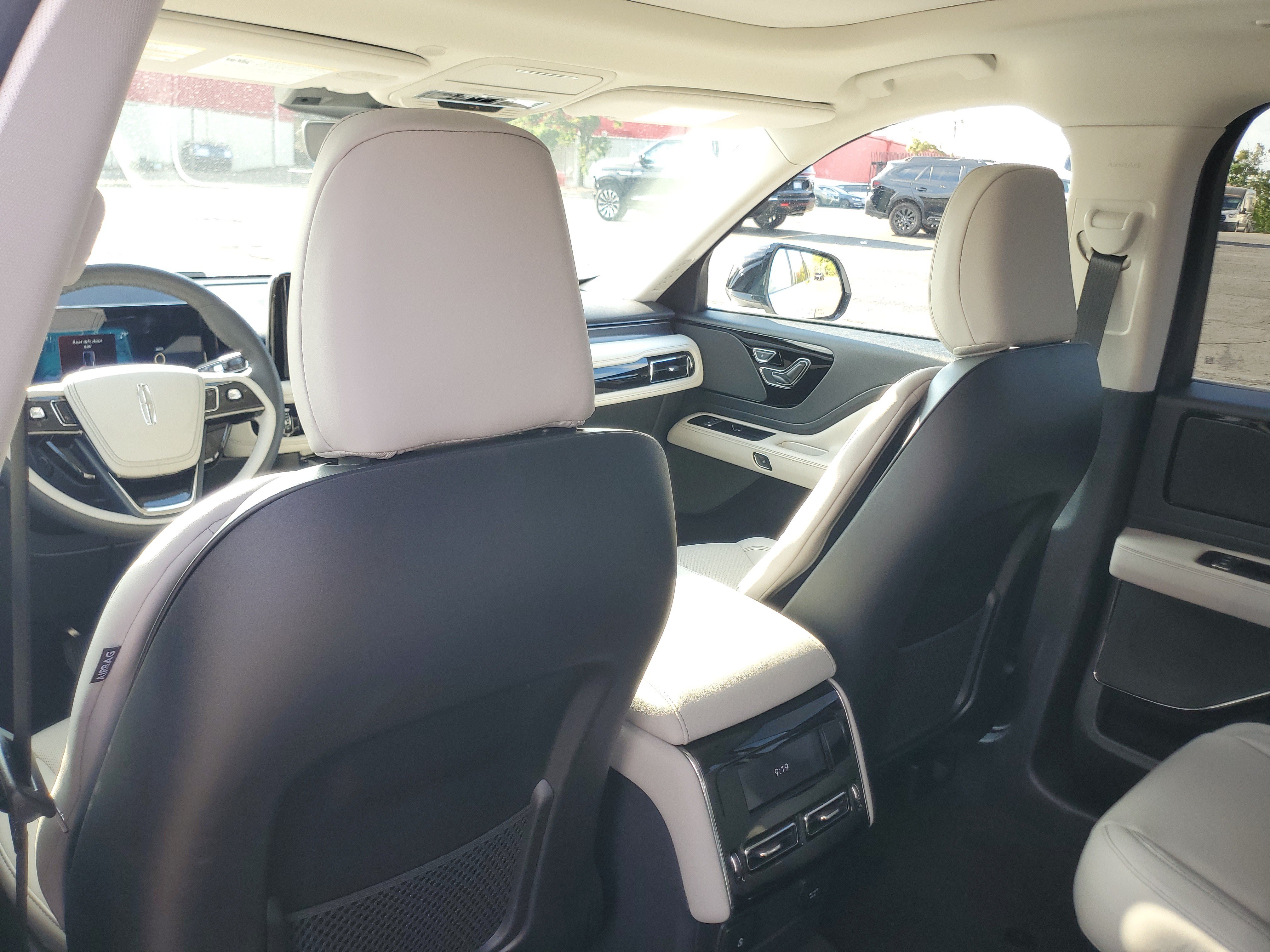 New 2026 Lincoln Aviator AWD image 24