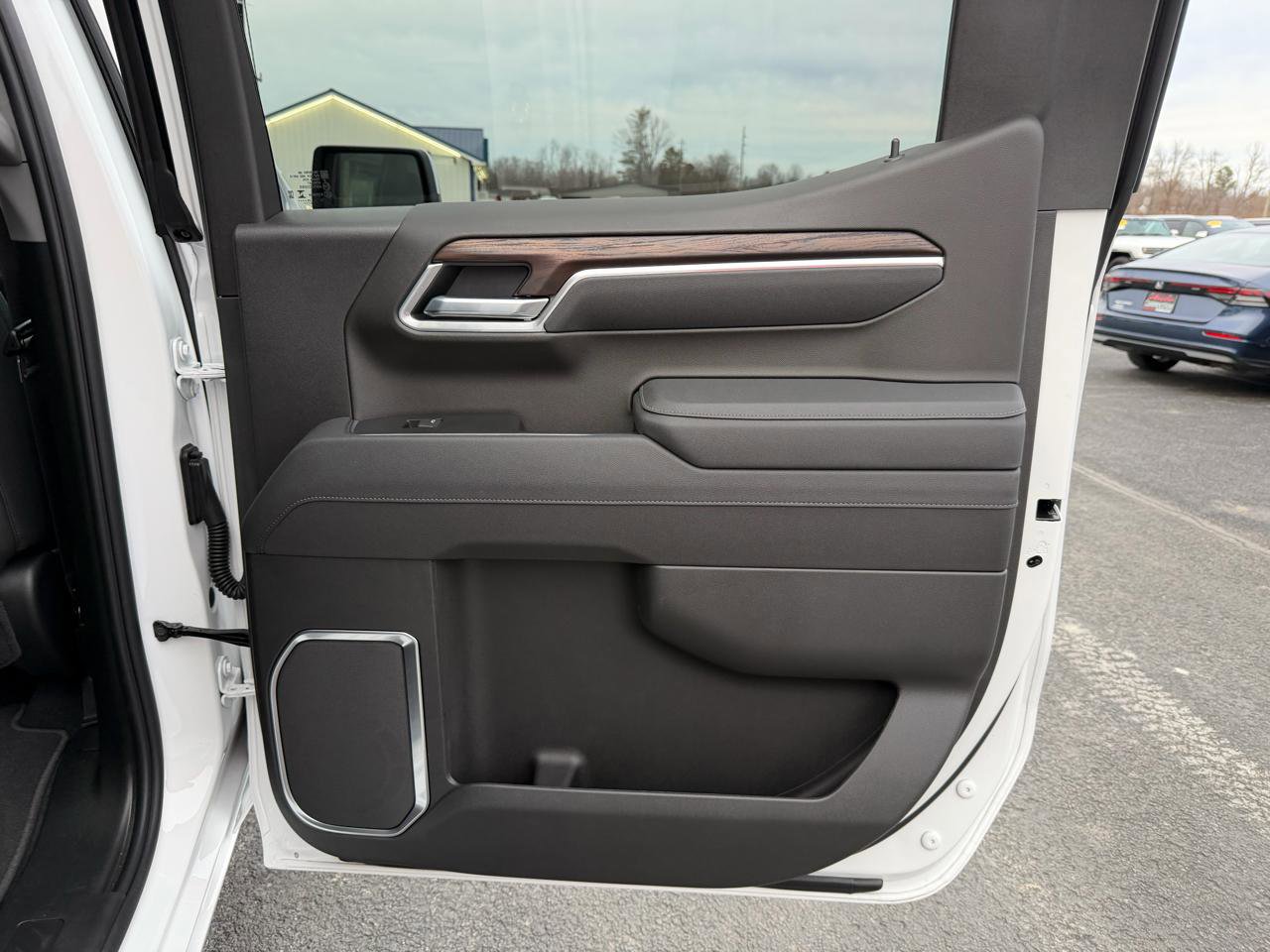 Used 2026 GMC Sierra 1500 SLT image 21