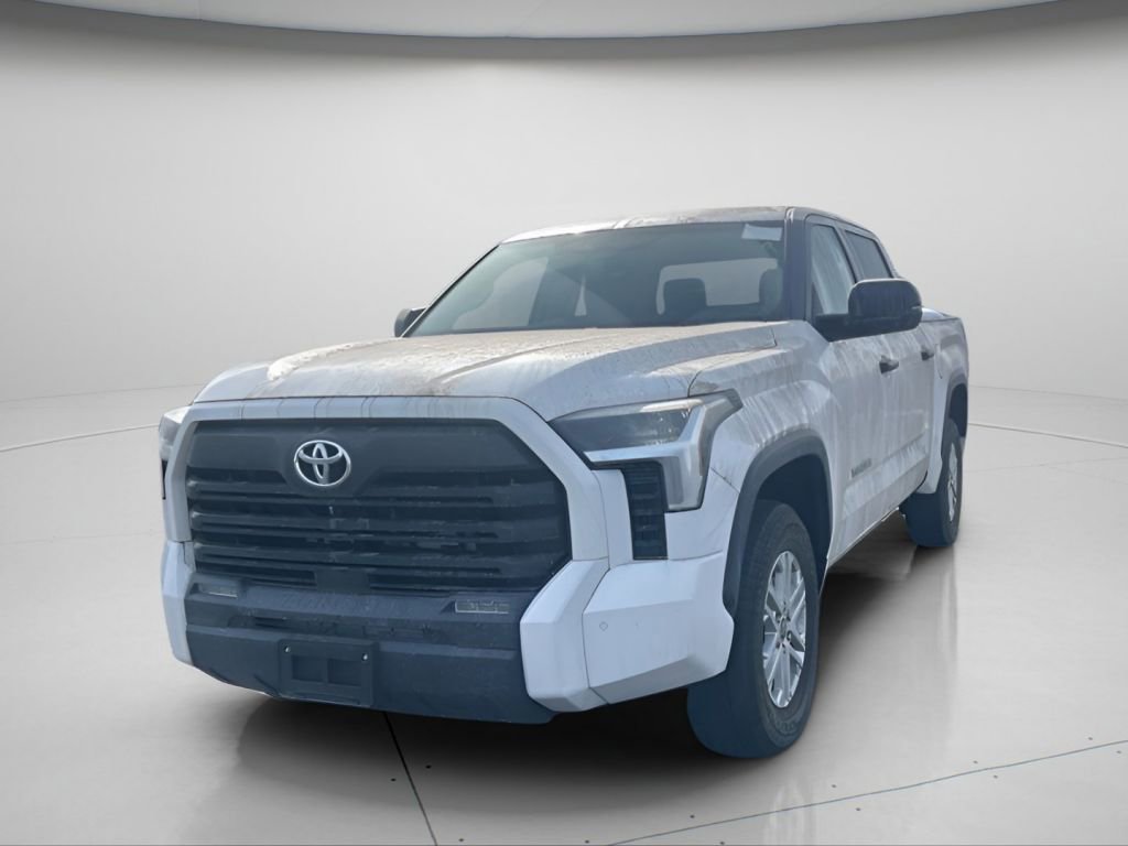 Used 2022 Toyota Tundra SR5 w/ SR5 Convenience Package image 9