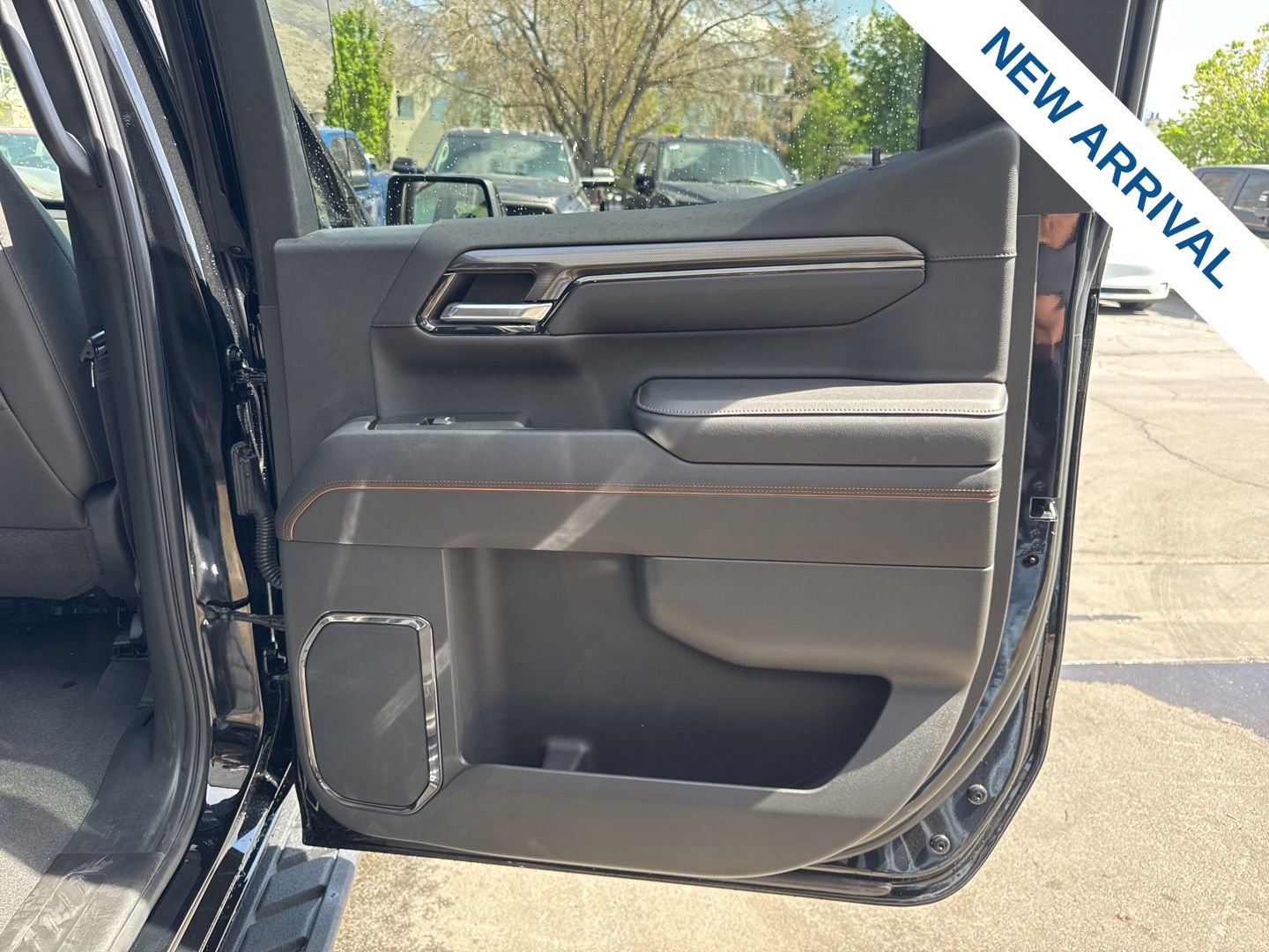 Used 2022 GMC Sierra 1500 AT4 w/ AT4 Premium Package image 12