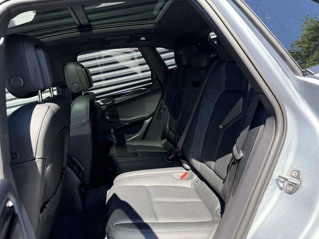 Used 2026 Porsche Macan AWD/4WD image 15