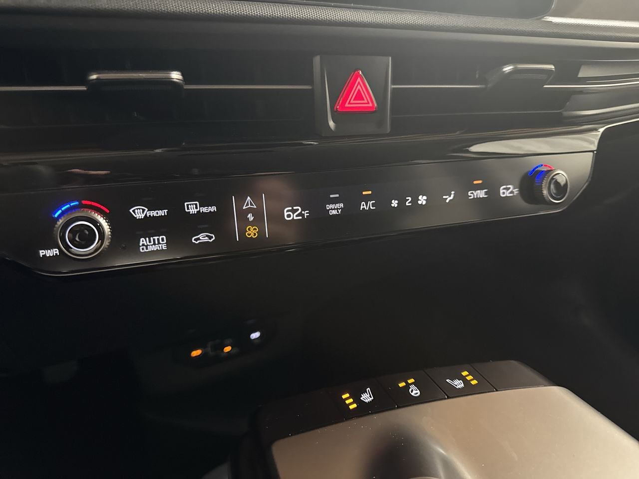 New 2025 Kia EV6 Light w/ Light LR Technology Package image 24