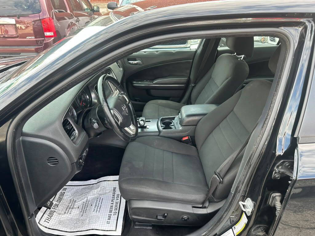 Used 2014 Dodge Charger SXT RWD image 10