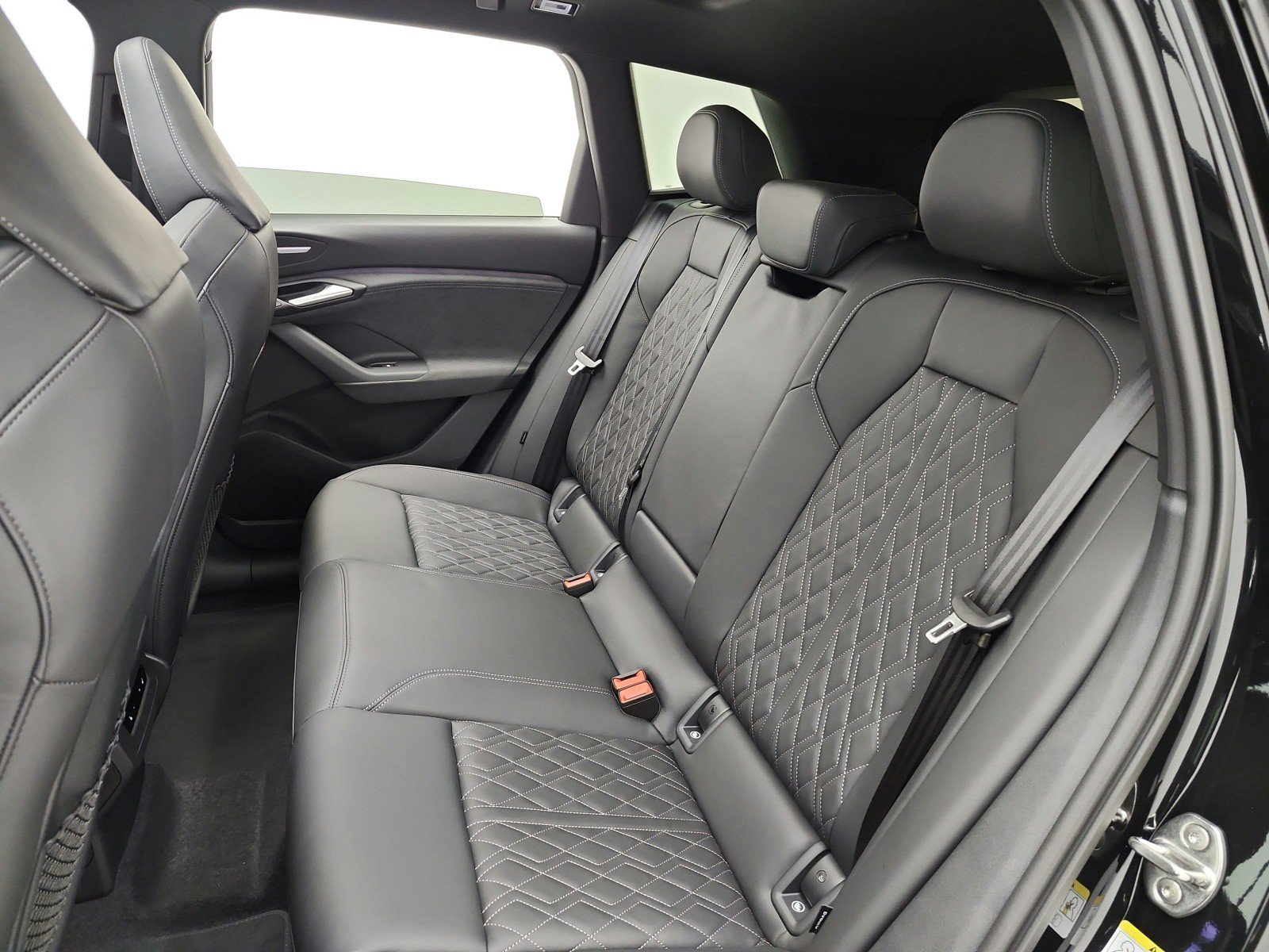 New 2027 Audi SQ6 e-tron Premium Plus AWD/4WD image 11