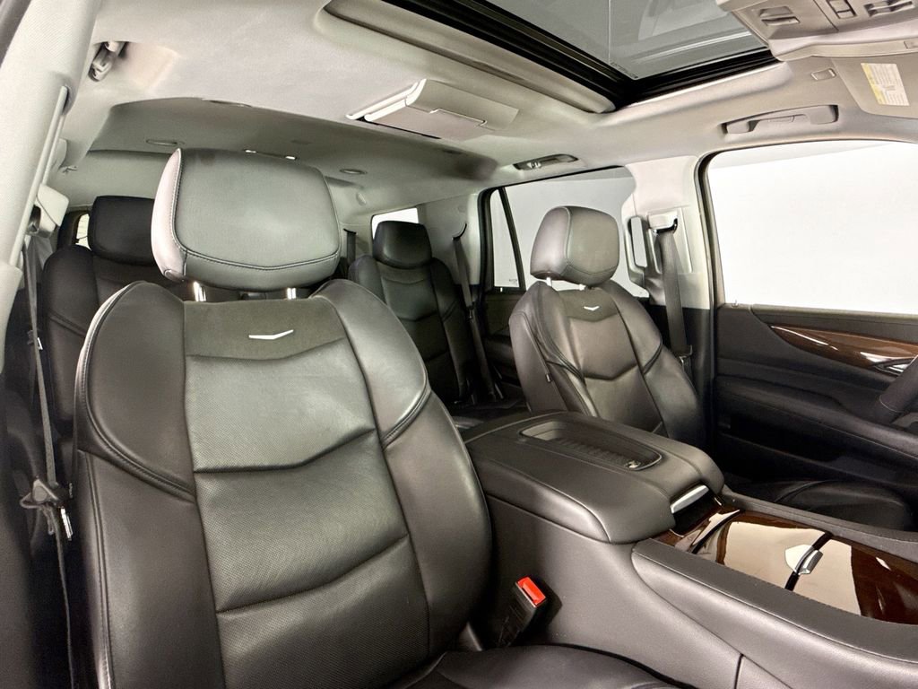 Used 2019 Cadillac Escalade Luxury image 14