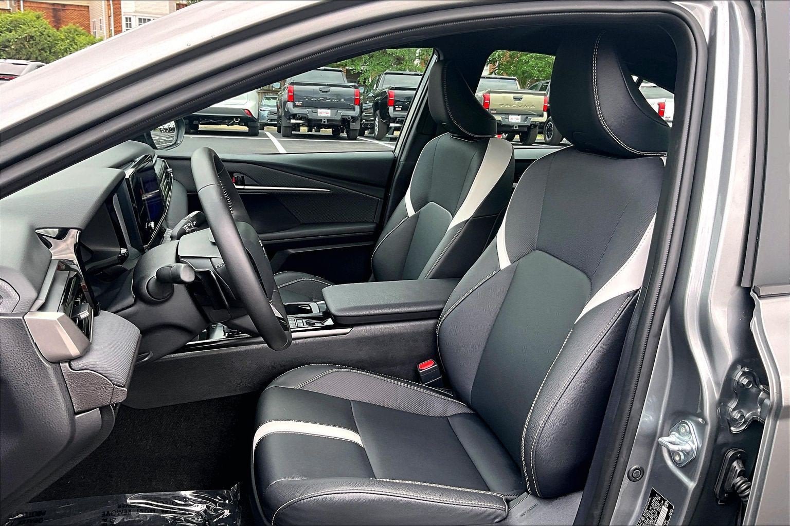 Used 2026 Toyota Camry SE w/ Convenience Package FWD image 23
