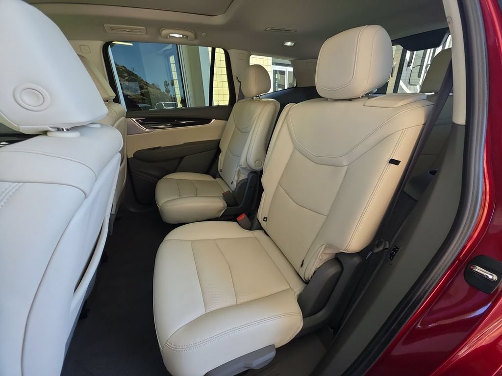 Used 2023 Cadillac XT6 Premium Luxury w/ LPO, Premium Carpet Package FWD image 26
