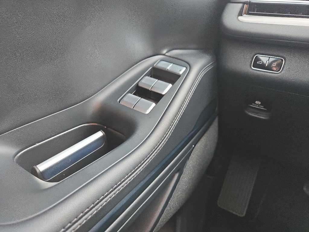 Used 2025 Lincoln Navigator L Reserve image 22