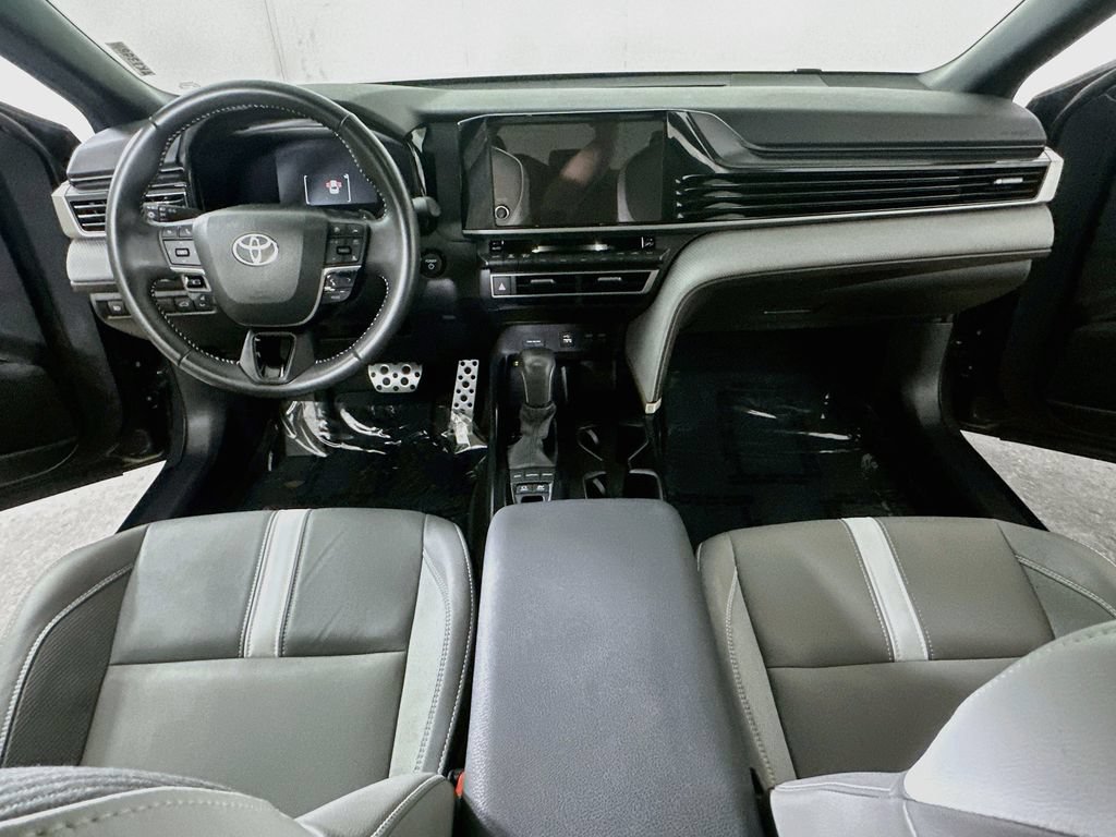 Used 2025 Toyota Camry SE FWD image 18