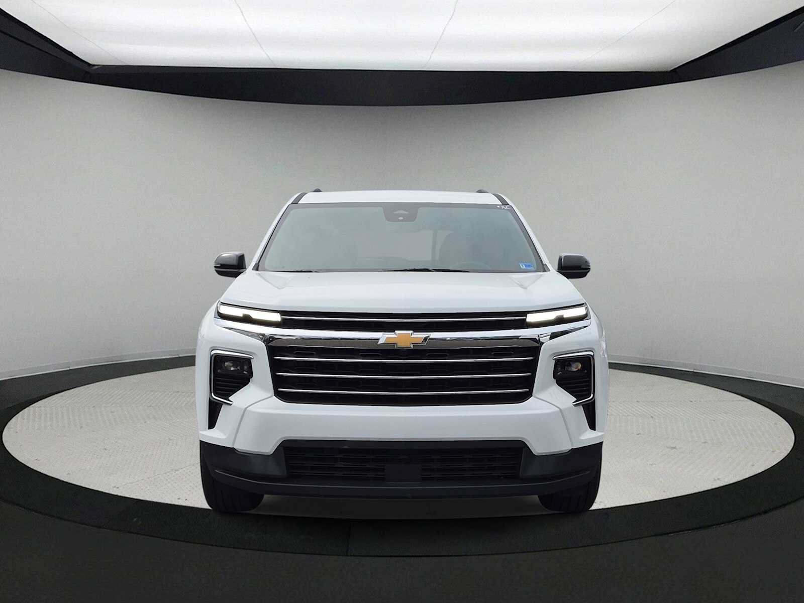Used 2025 Chevrolet Traverse LT AWD/4WD image 3