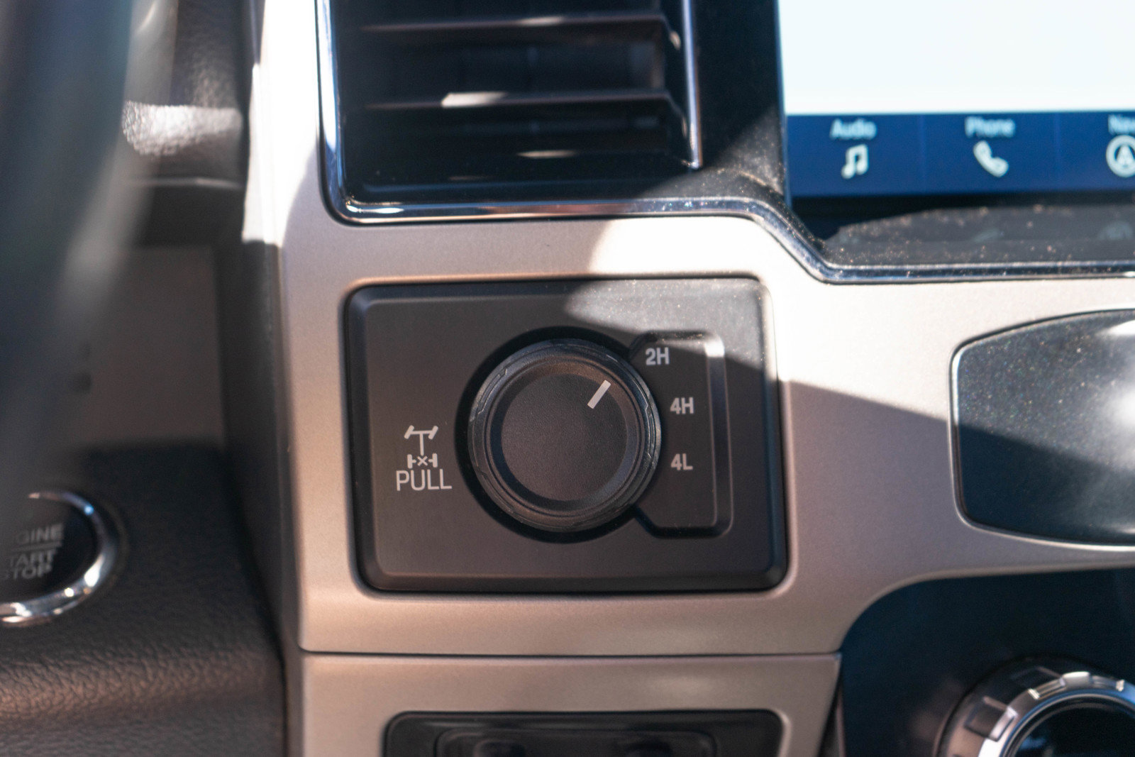 Used 2022 Ford F250 Lariat w/ Black Appearance Pkg image 18