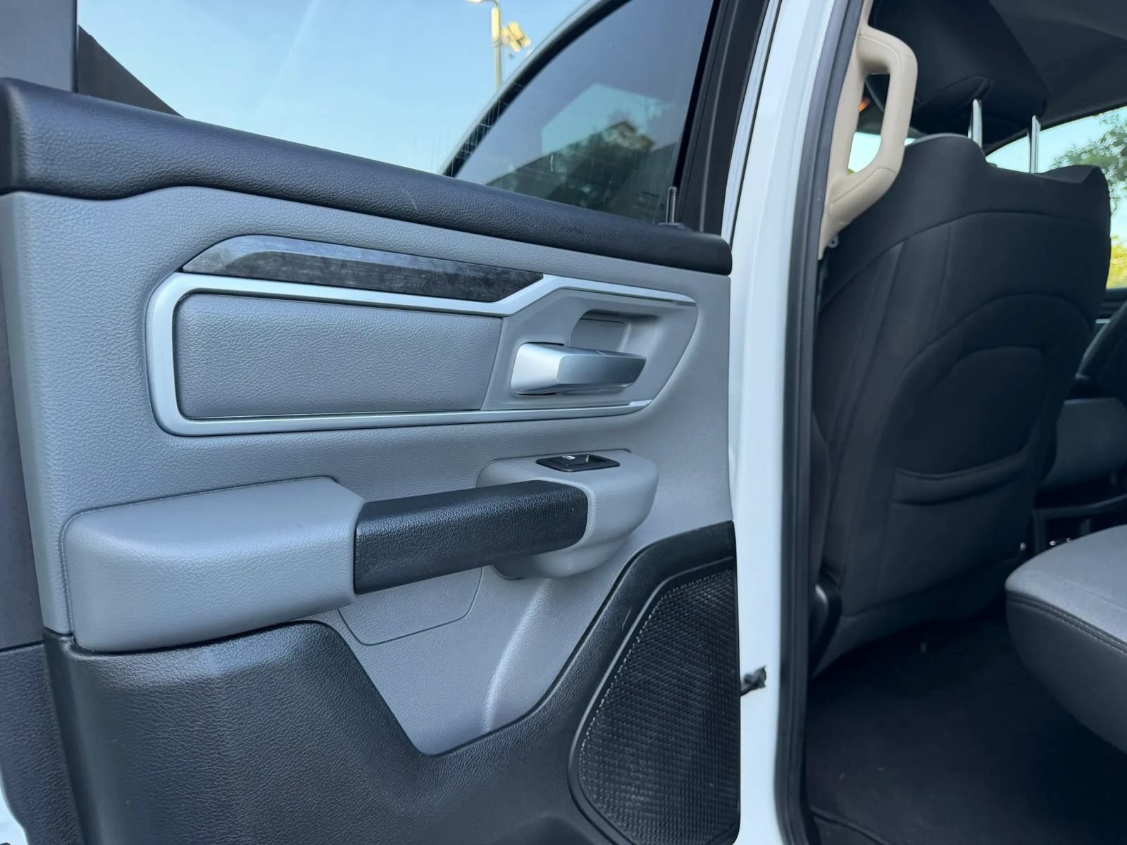 Used 2020 RAM 1500 Big Horn RWD image 30