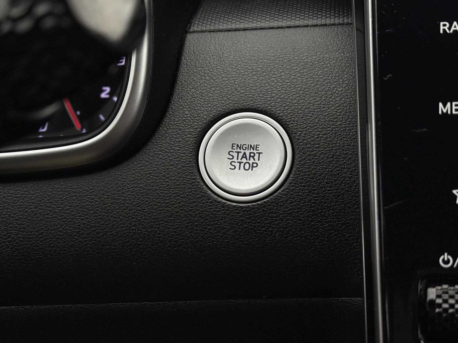 Used 2022 Hyundai Santa Cruz SEL image 18