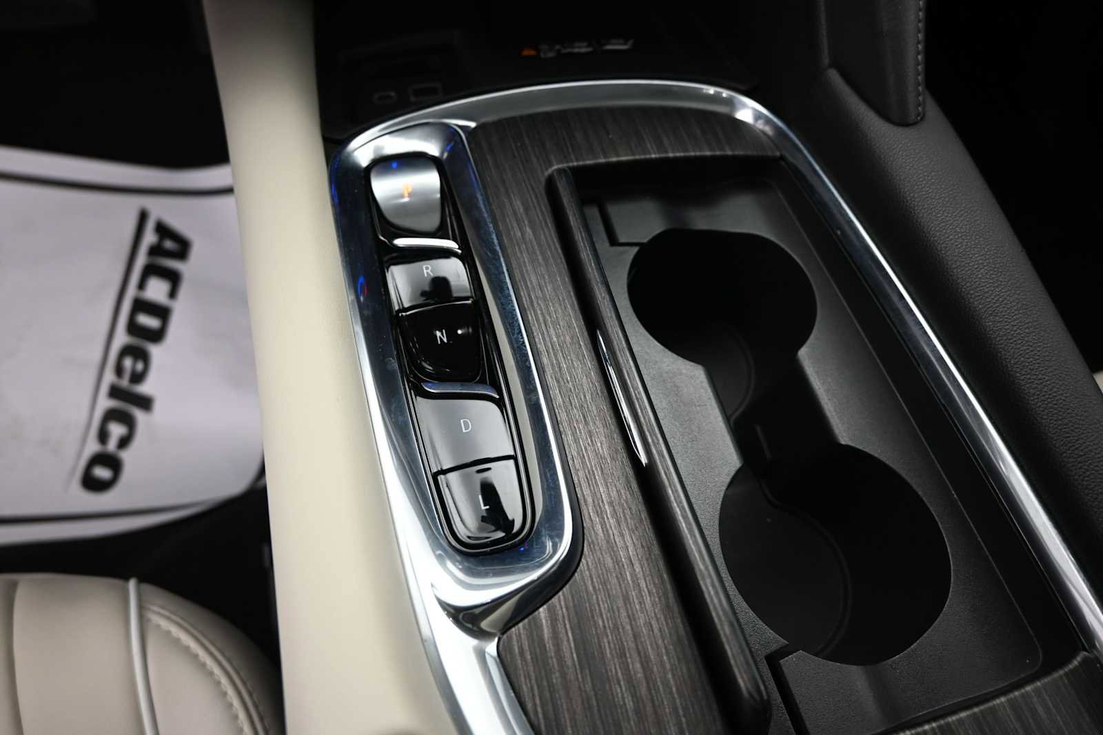 Used 2023 Buick Enclave Avenir w/ Avenir Technology Package image 16