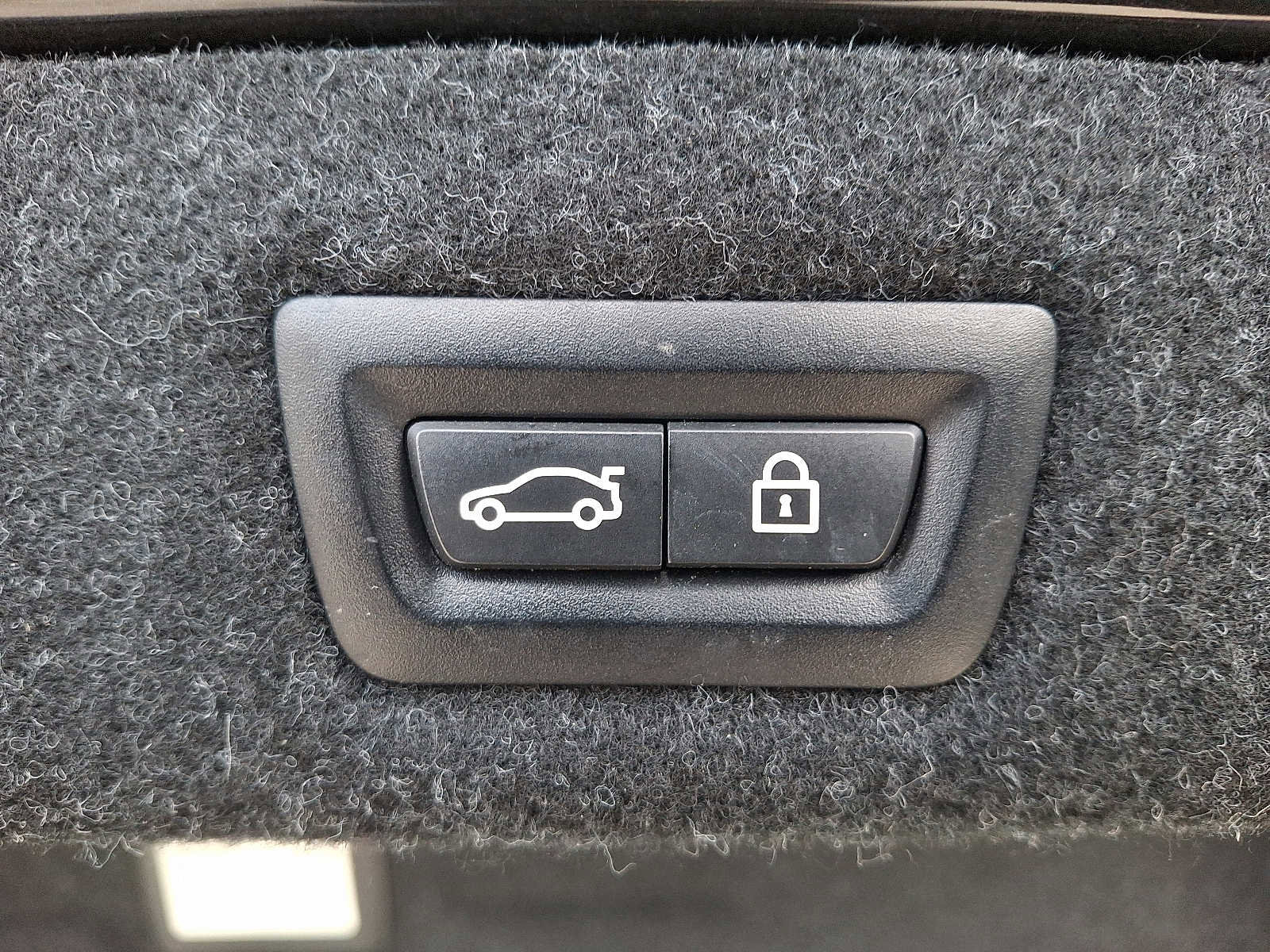 Used 2018 BMW 530i xDrive image 29